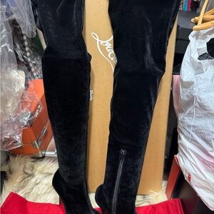 Elegant Black Over-the-Knee Boots